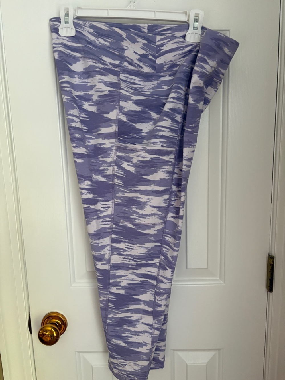 Chico's Lavender and White Patterned Leggings  Chico's Size 2